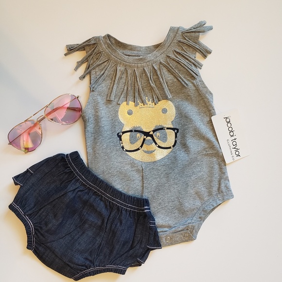 New Baby Onesie Outfit - Picture 1 of 4